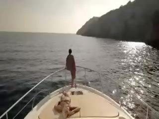 Lusso arte erotica su il yacht