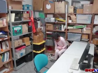 Klein hogeschool diva kat arina eikels in de kantoor