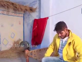 Bhaiya ne bhabhi ki blause utaar kae gand maari février 2017